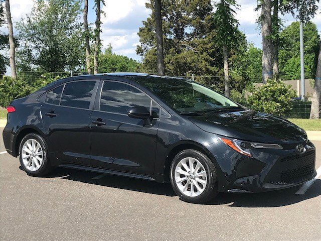 Used 2021 Toyota Corolla LE w/ LE Convenience Package FWD image 2