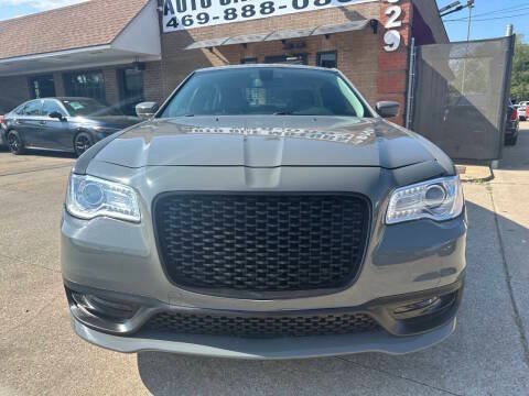 Used 2019 Chrysler 300 Touring L w/ Quick Order Package 22F AWD/4WD image 2
