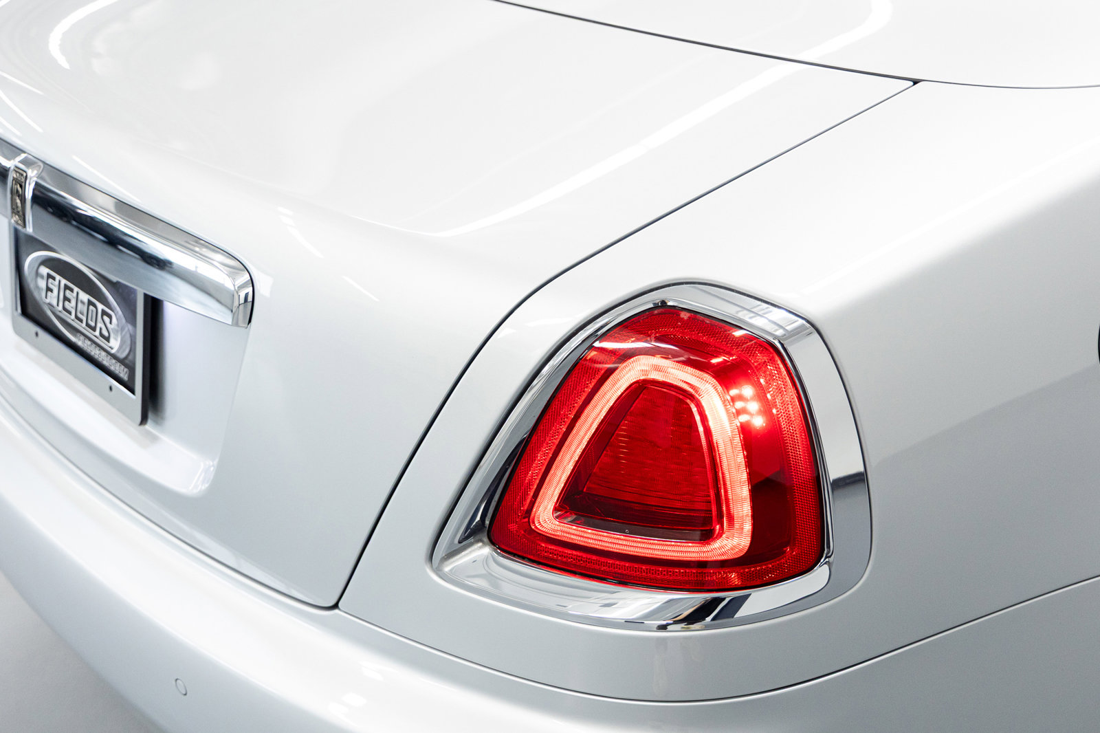 Used 2017 Rolls-Royce Dawn image 26