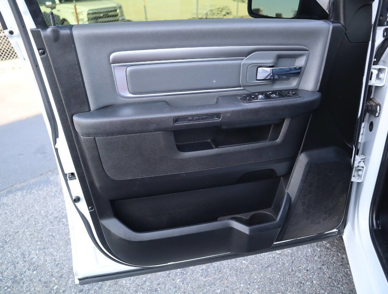 Used 2021 RAM 1500 Classic SLT image 26