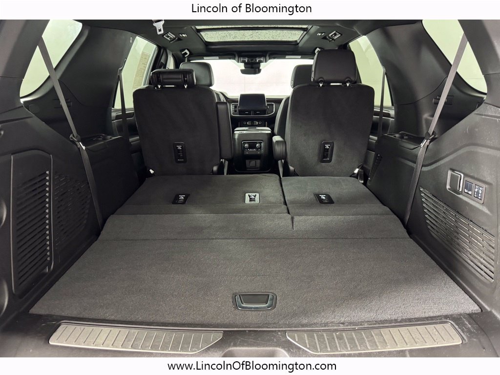Used 2024 Chevrolet Tahoe High Country AWD/4WD image 15