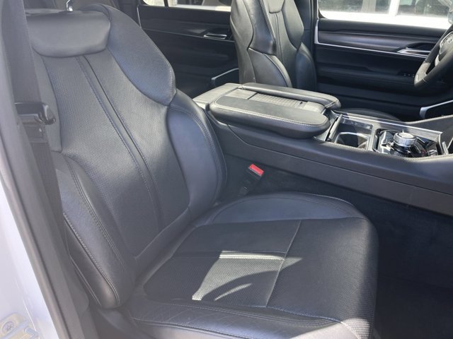 Used 2024 Jeep Wagoneer L Series II w/ Premium Group I AWD/4WD image 26