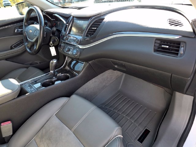 Used 2015 Chevrolet Impala LT w/ Convenience Package FWD image 23