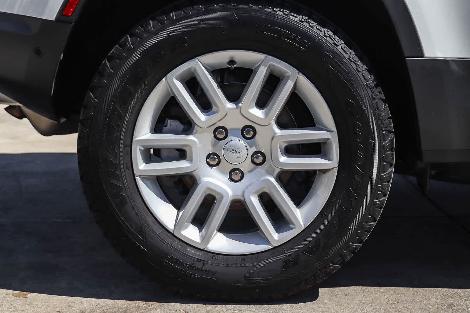 Used 2023 Land Rover Defender 110 S AWD/4WD image 8