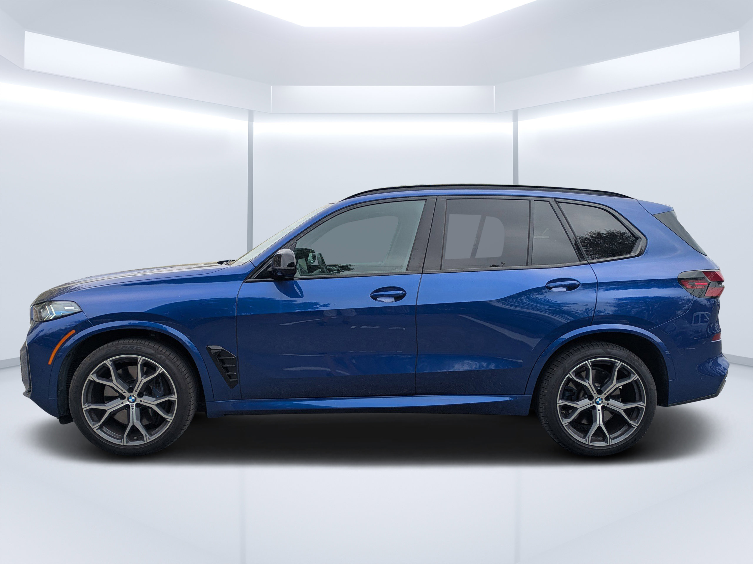 Used 2026 BMW X5 M60i image 6