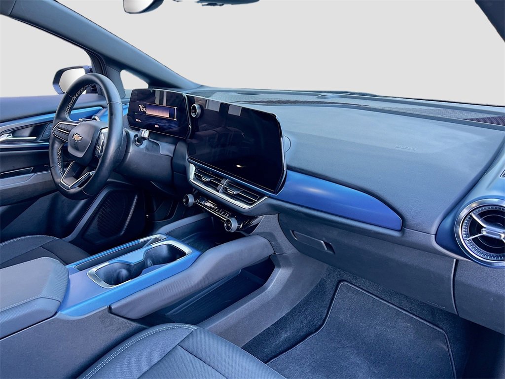 Used 2025 Chevrolet Equinox EV LT w/ Convenience Package image 27