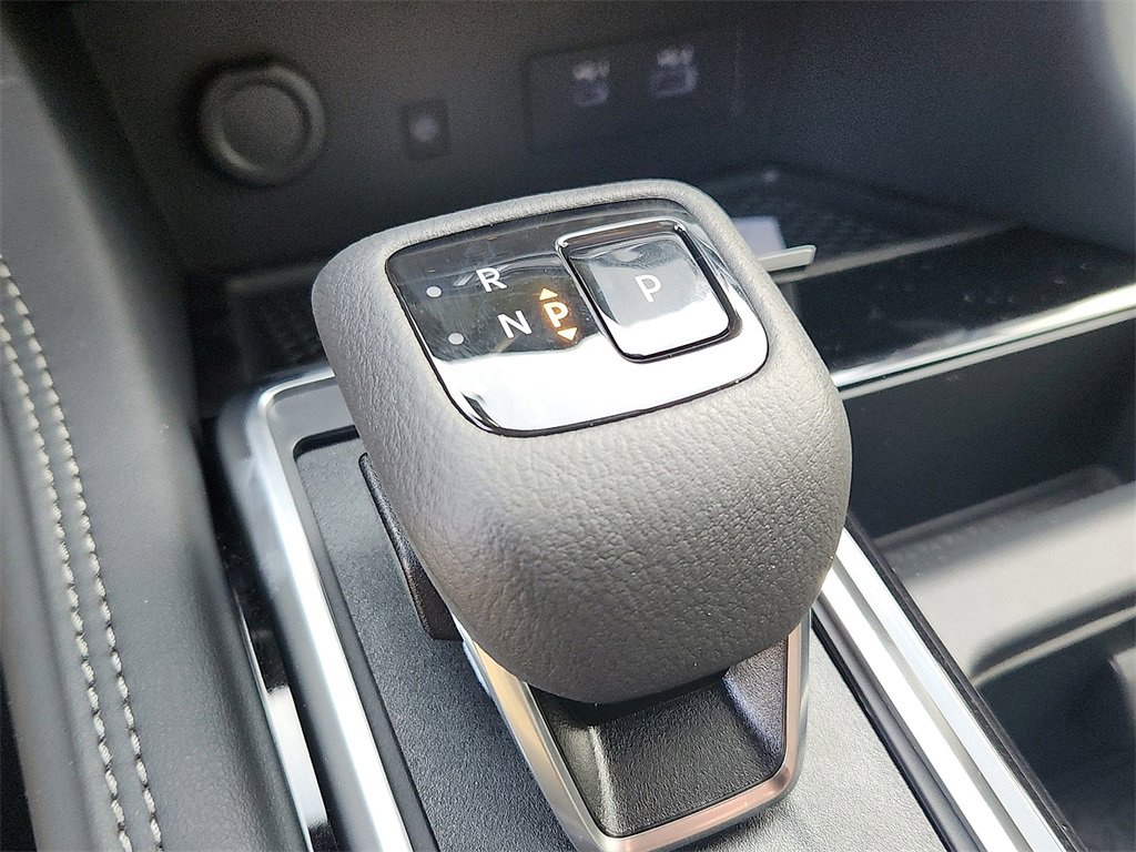 New 2025 Nissan Pathfinder Platinum image 7