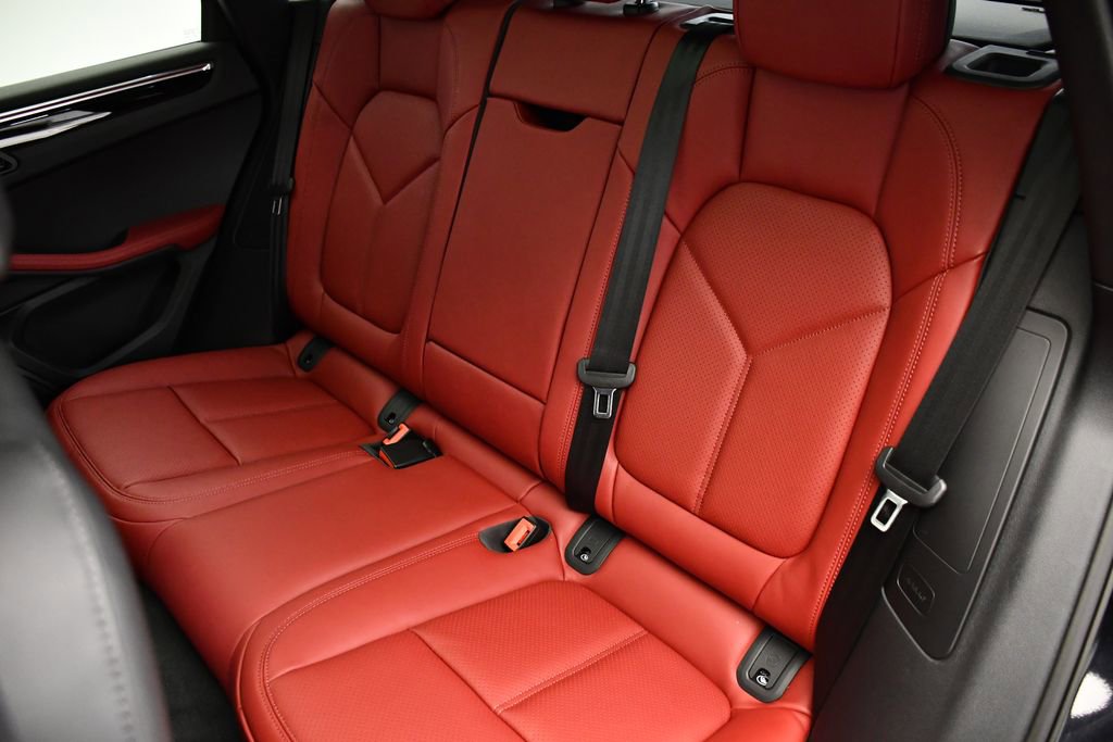 Used 2025 Porsche Macan image 46