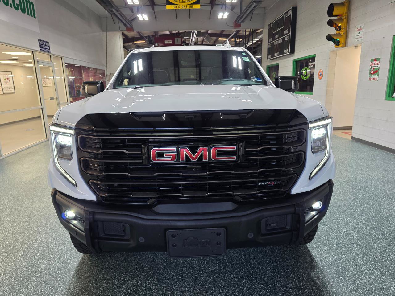 Used 2024 GMC Sierra 1500 AT4X AWD/4WD image 3