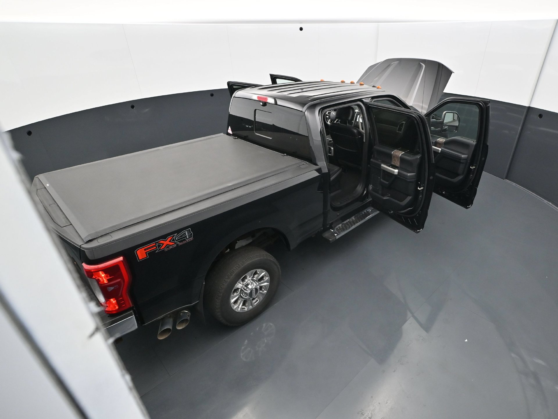 Used 2018 Ford F350 Lariat w/ Lariat Ultimate Package AWD/4WD image 41