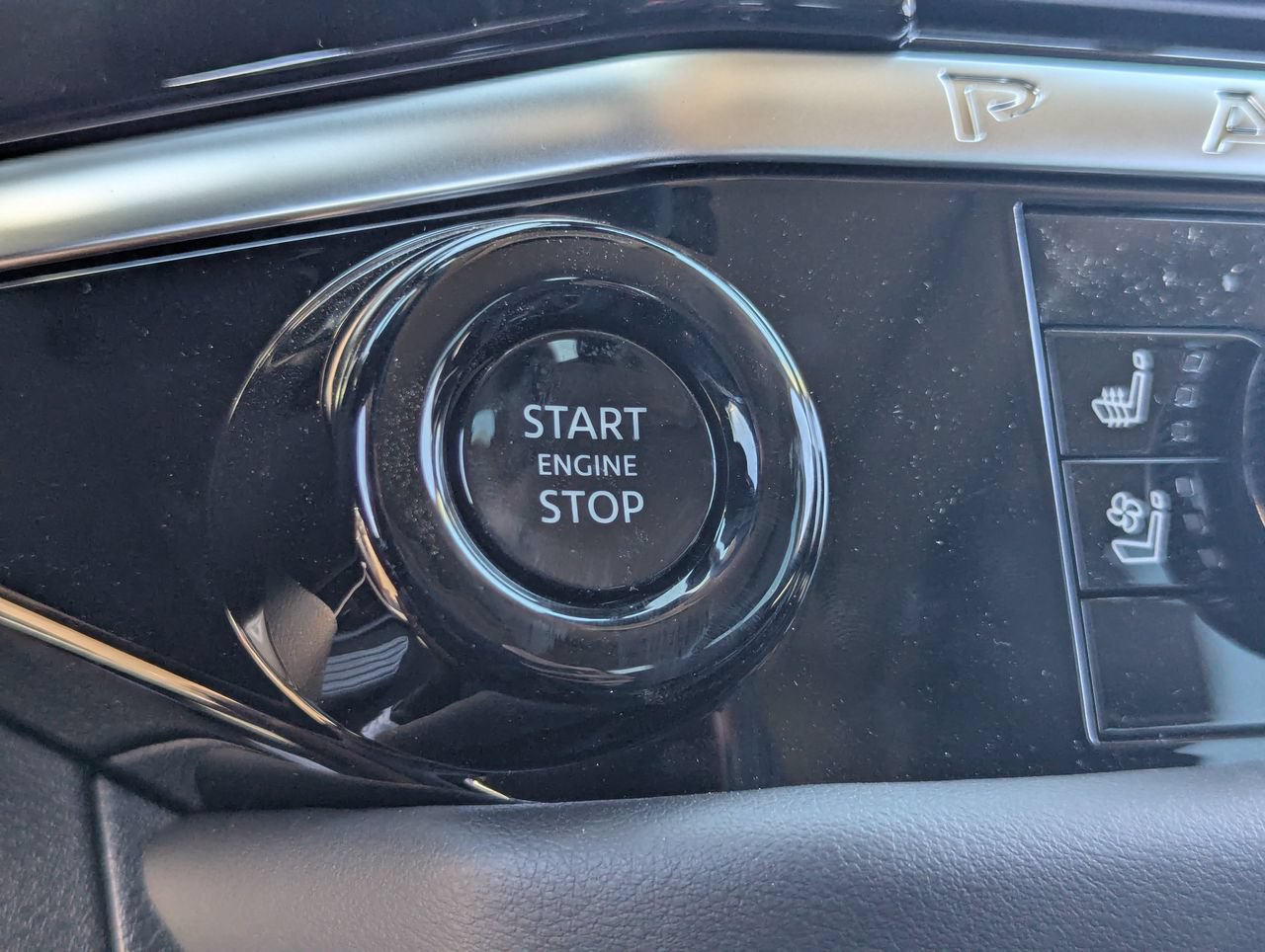 New 2026 Nissan Pathfinder Platinum w/ Accent Package FWD image 24