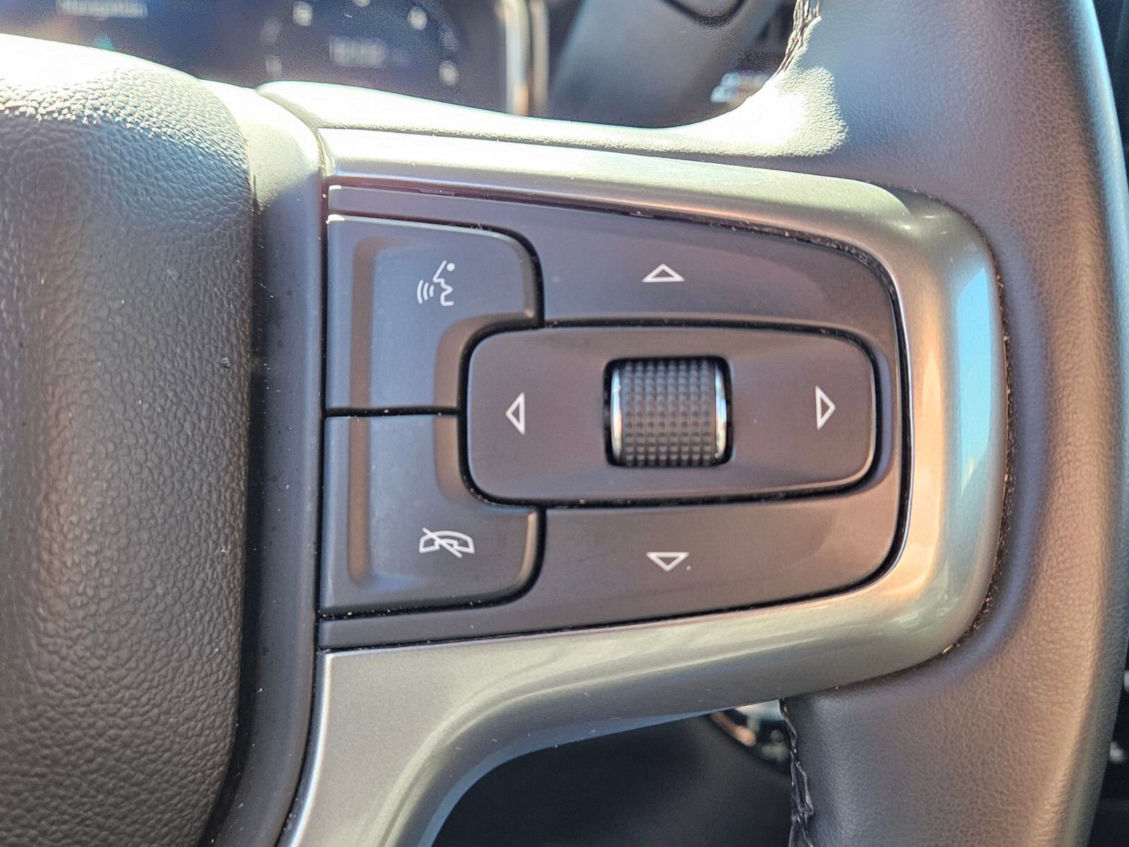 Used 2025 Chevrolet Silverado 1500 LT image 26