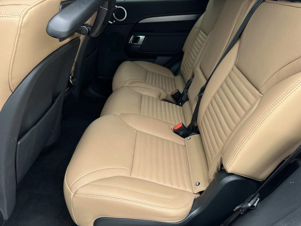 New 2026 Land Rover Discovery Limited Edition AWD/4WD image 10