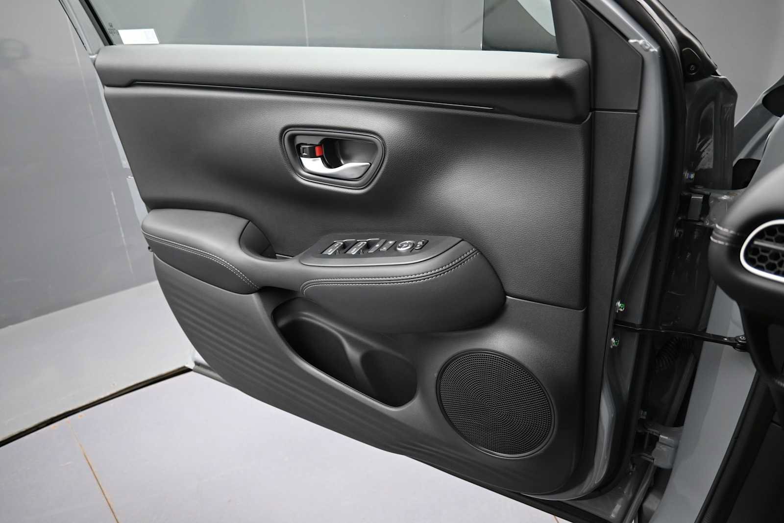 Certified 2026 Honda HR-V EX-L image 11