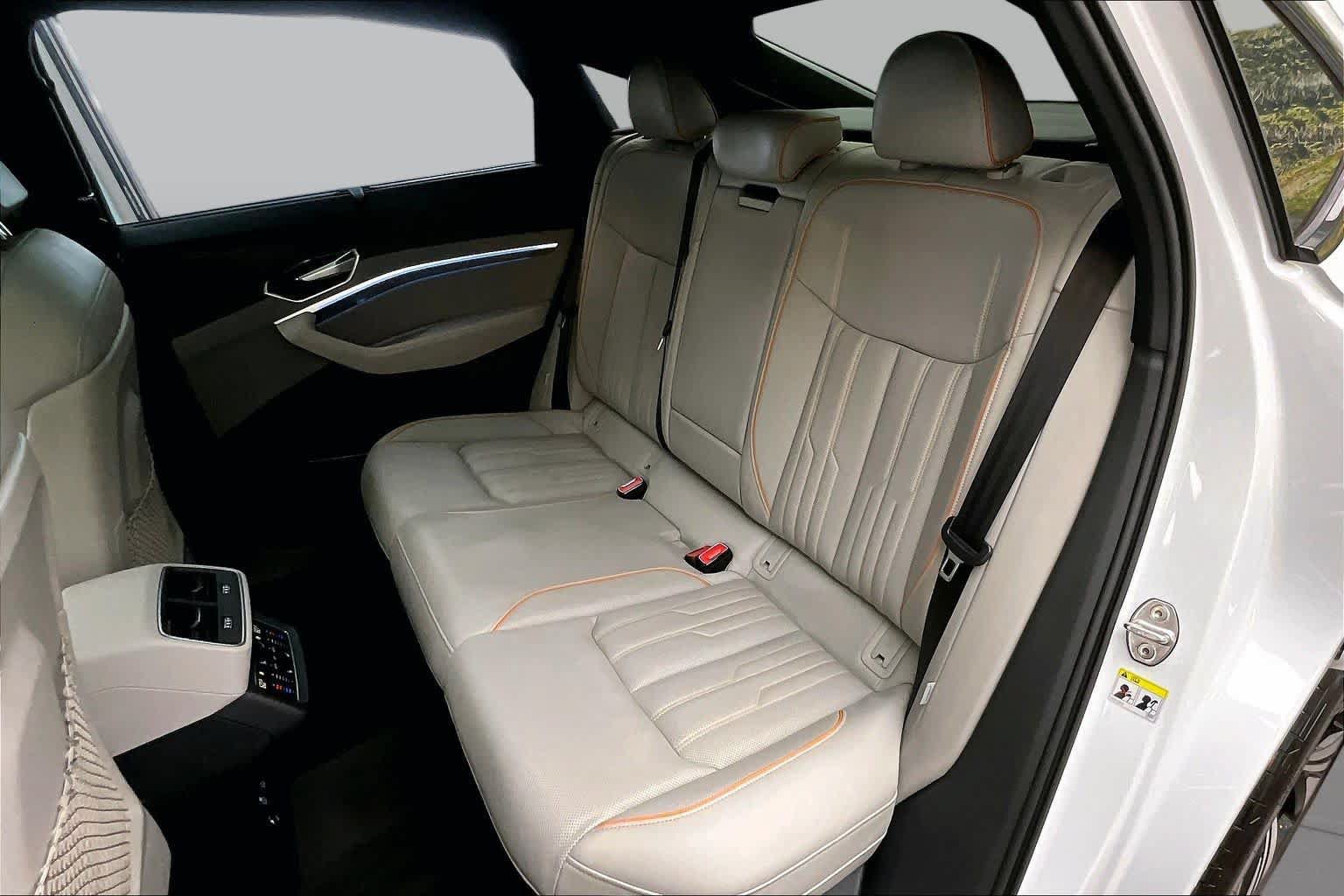 Certified 2024 Audi Q8 e-tron Prestige w/ Prestige Package AWD/4WD image 19
