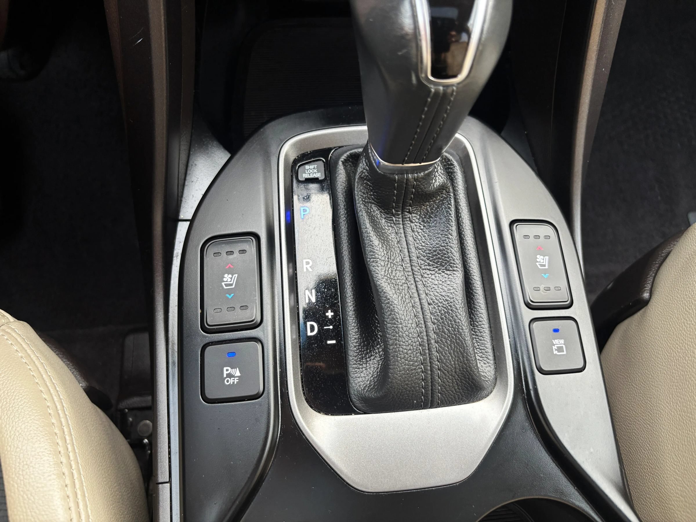 Used 2019 Hyundai Santa Fe XL AWD/4WD image 28
