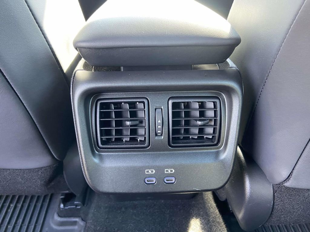 Used 2023 Toyota Crown Limited image 23