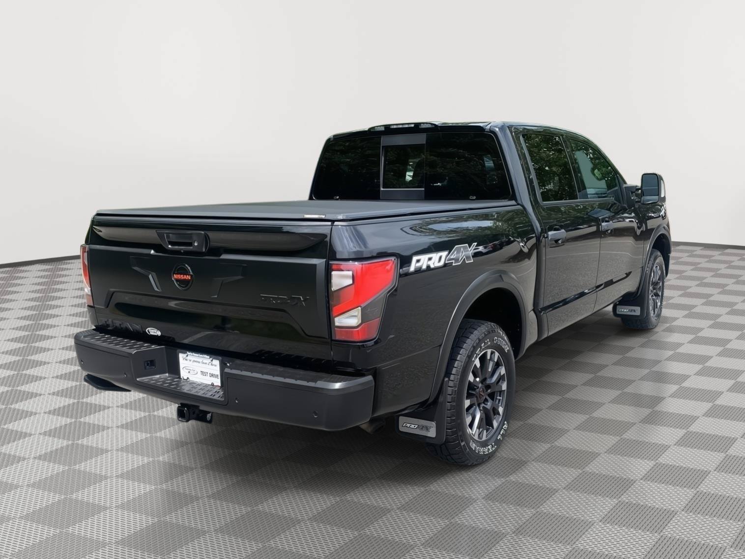 Used 2021 Nissan Titan PRO-4X w/ Pro-4x Convenience Package AWD/4WD image 5