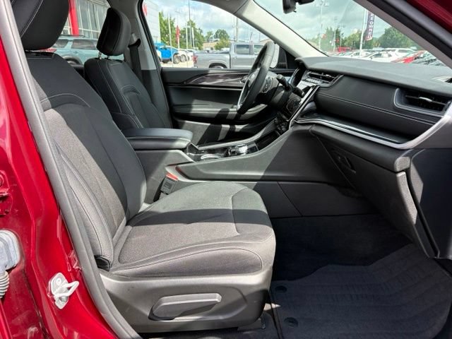 Used 2022 Jeep Grand Cherokee L Laredo w/ Luxury Tech Group I RWD image 23