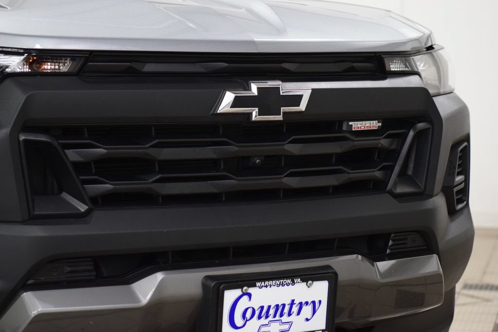 Used 2024 Chevrolet Colorado Trail Boss w/ Technology Package AWD/4WD image 11