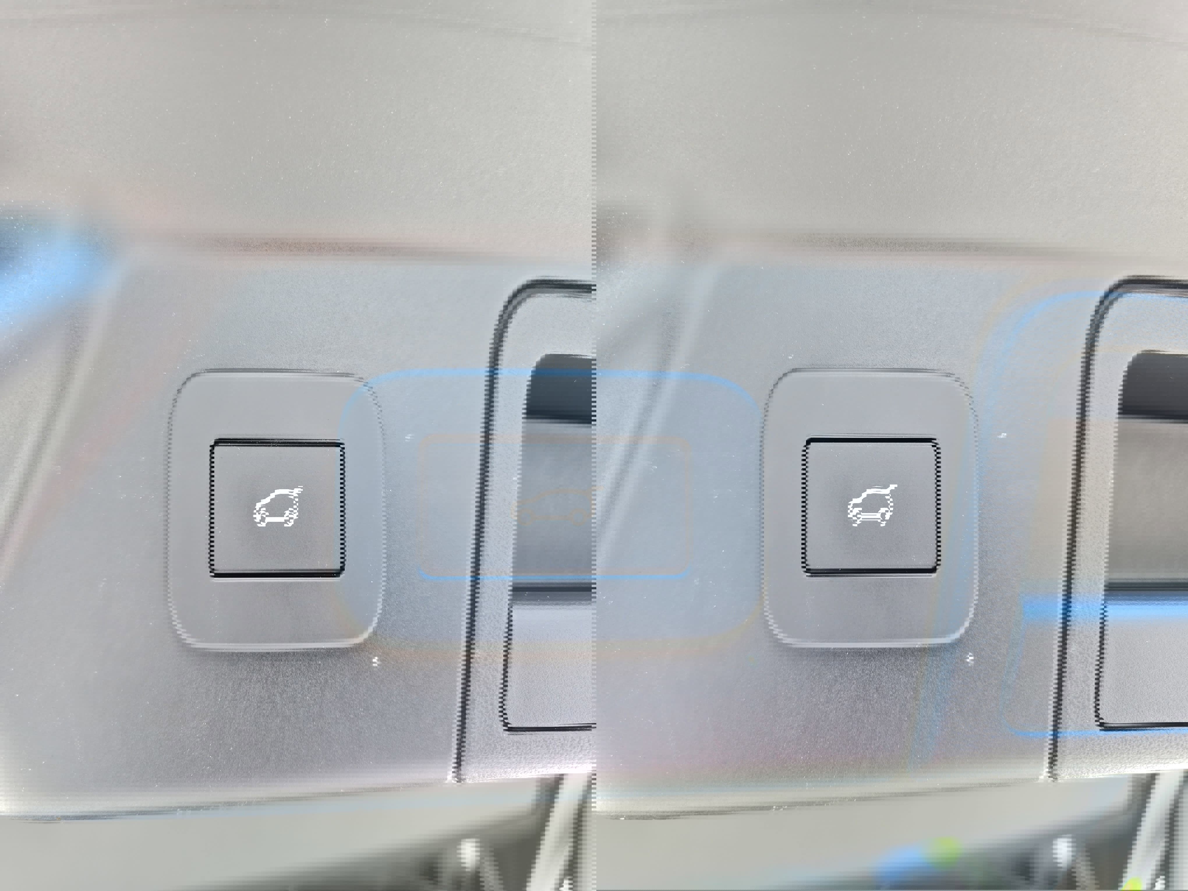 Certified 2025 Land Rover Range Rover Velar S AWD/4WD image 13