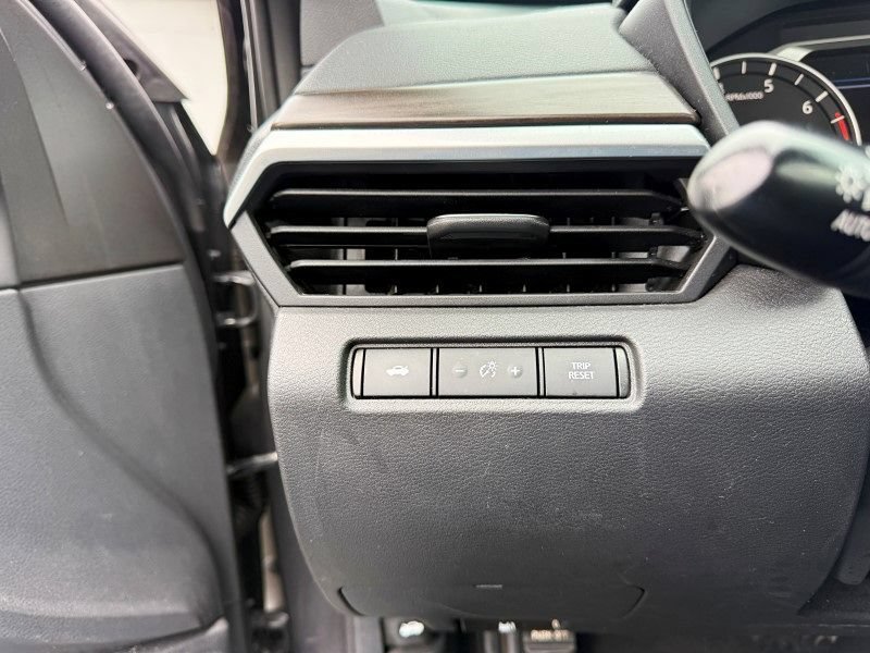 Used 2024 Nissan Altima 2.5 SV FWD image 24