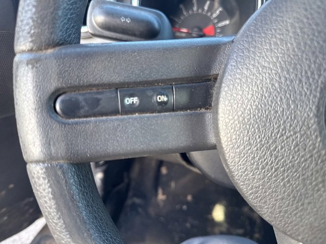 Used 2005 Ford Mustang Deluxe image 17