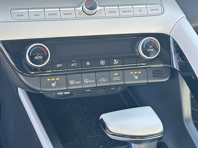 Used 2021 Hyundai Elantra Limited image 37