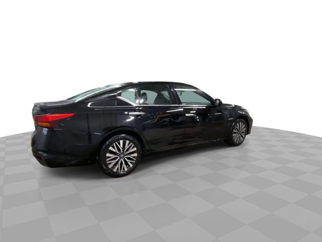 Used 2024 Nissan Altima 2.5 SV image 2