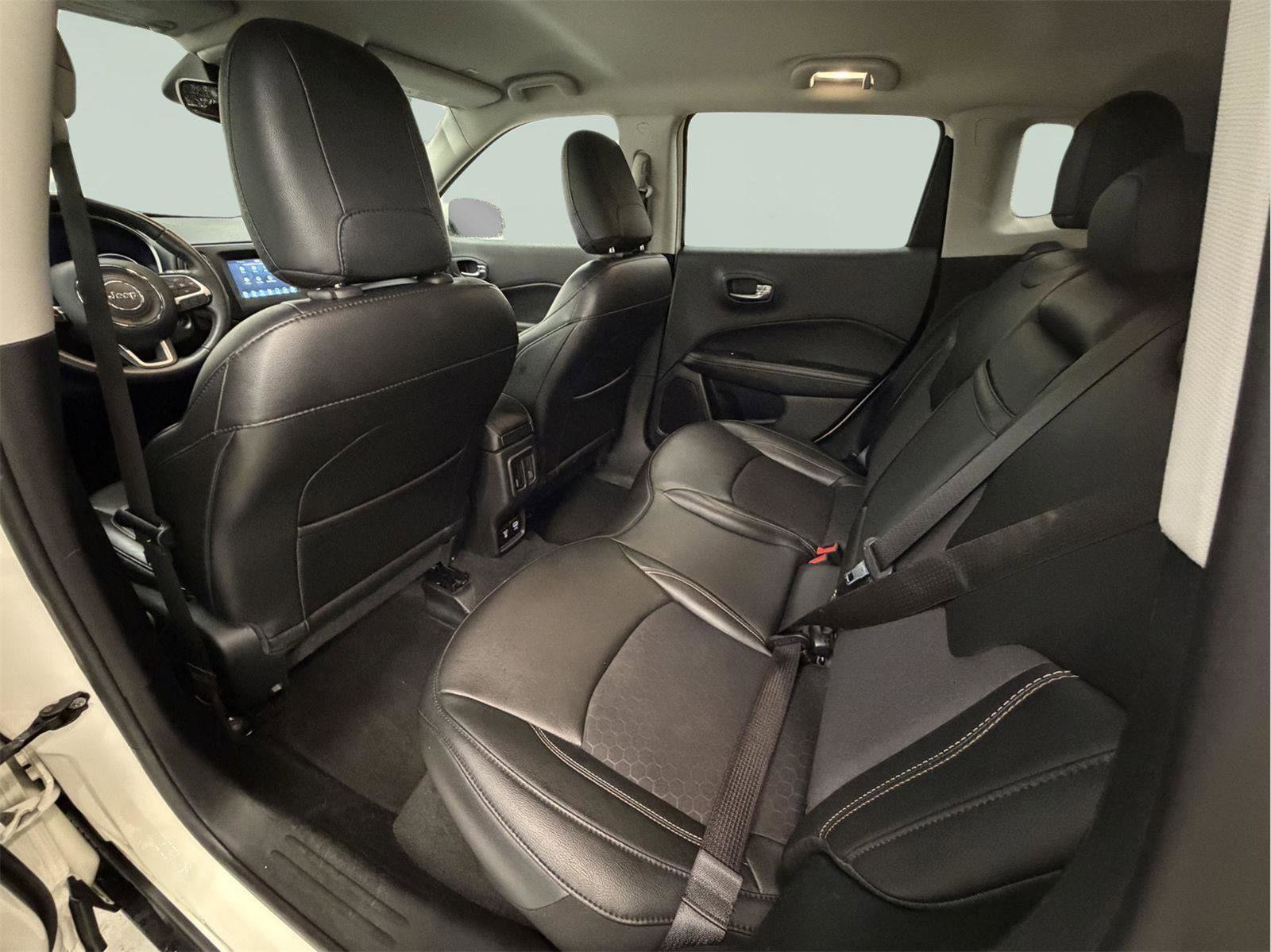 Used 2019 Jeep Compass Latitude image 28