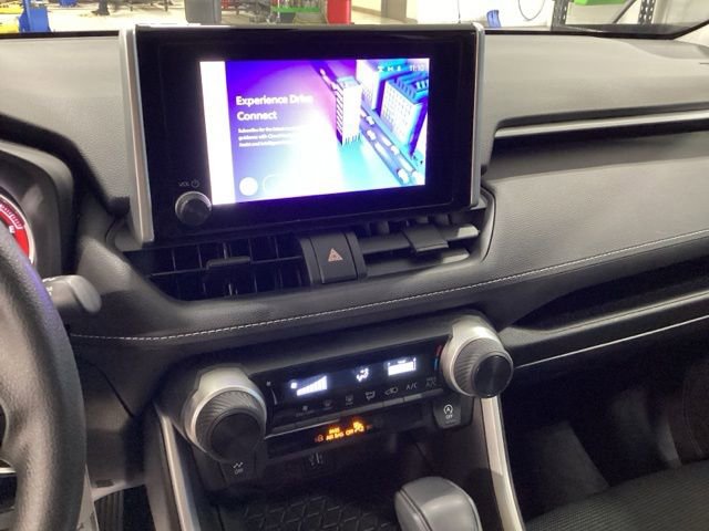 Used 2023 Toyota RAV4 LE image 11