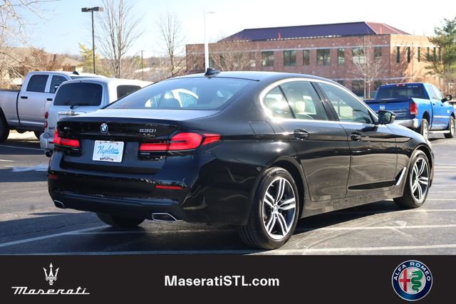 Used 2023 BMW 530i xDrive w/ Premium Package image 5