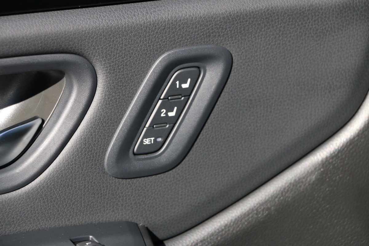 Used 2025 Honda Pilot EX-L image 17