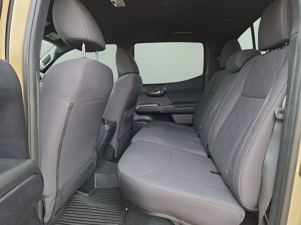 Used 2019 Toyota Tacoma TRD Off-Road w/ Technology Package image 15