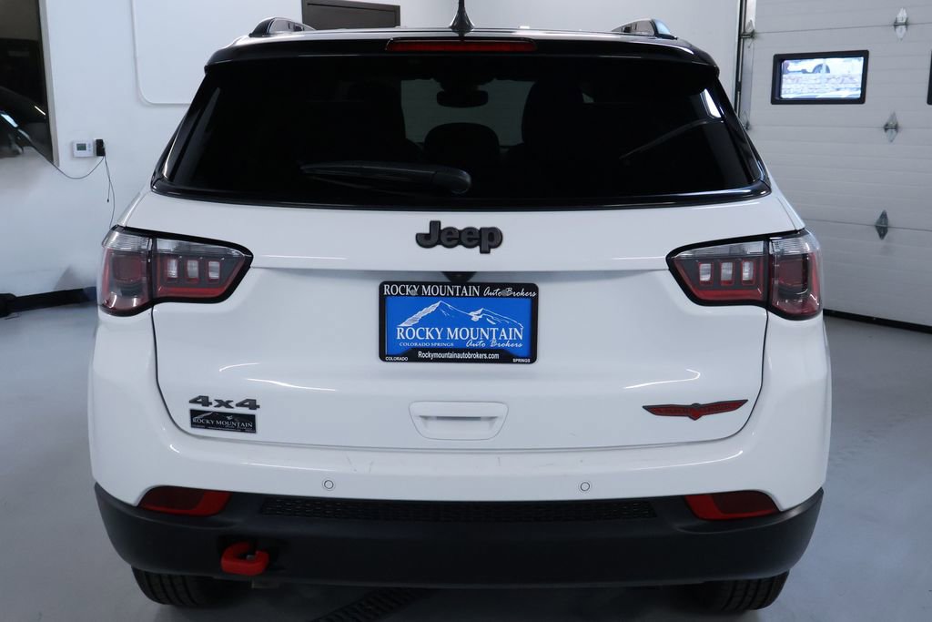 Used 2025 Jeep Compass Trailhawk AWD/4WD image 6