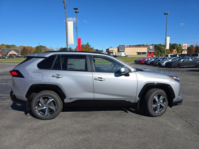 New 2025 Toyota RAV4 SE image 2