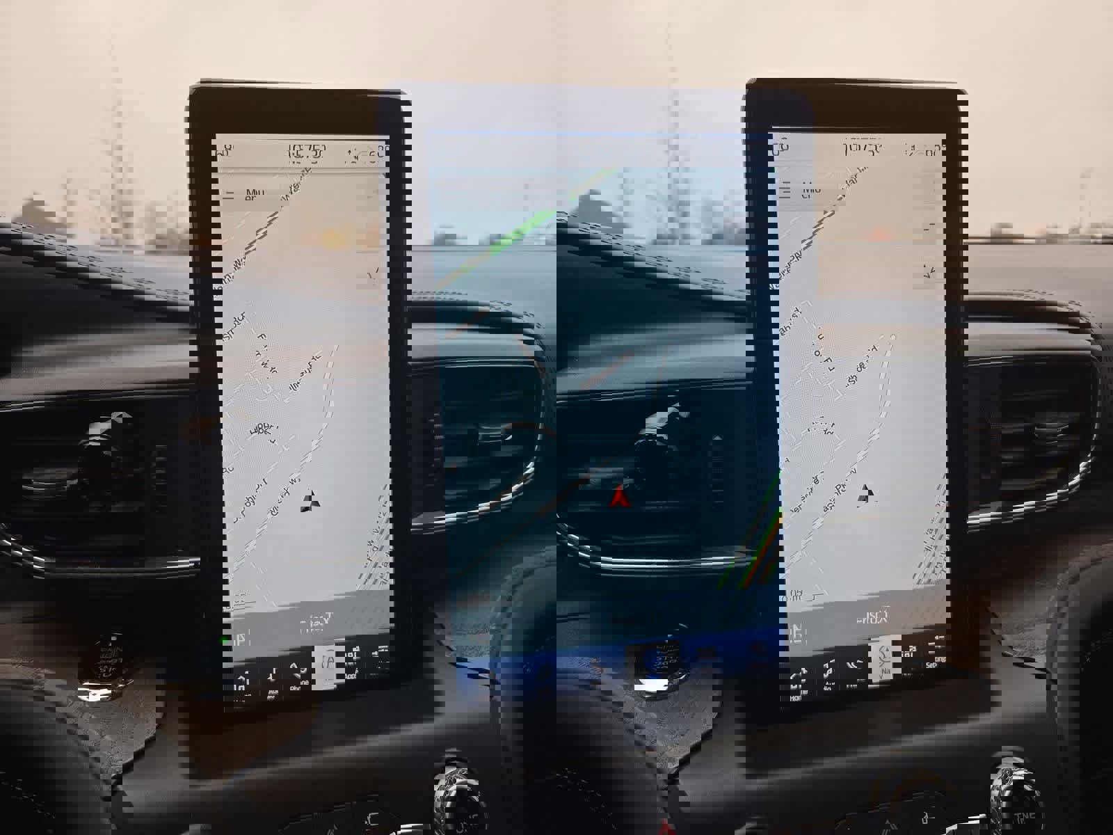 Used 2020 Ford Explorer Platinum w/ Premium Technology Package image 30