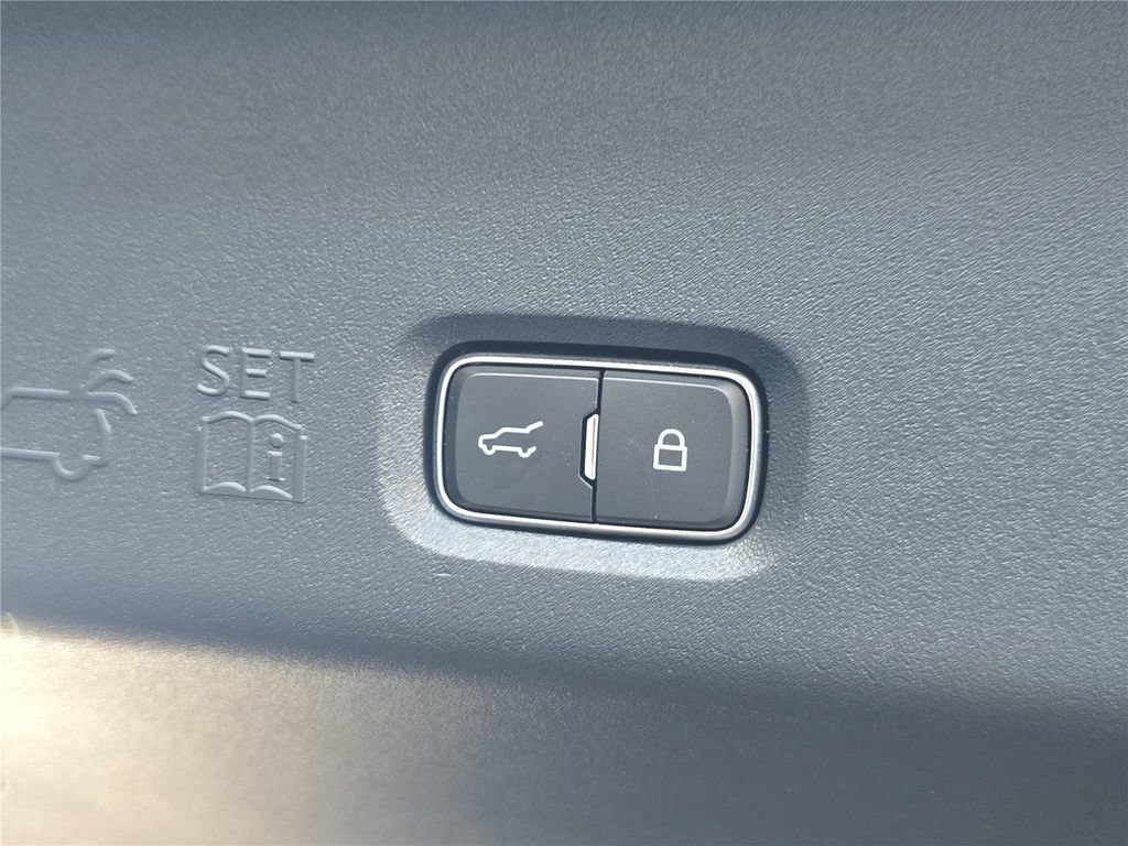New 2026 Lincoln Navigator Black Label AWD/4WD image 12