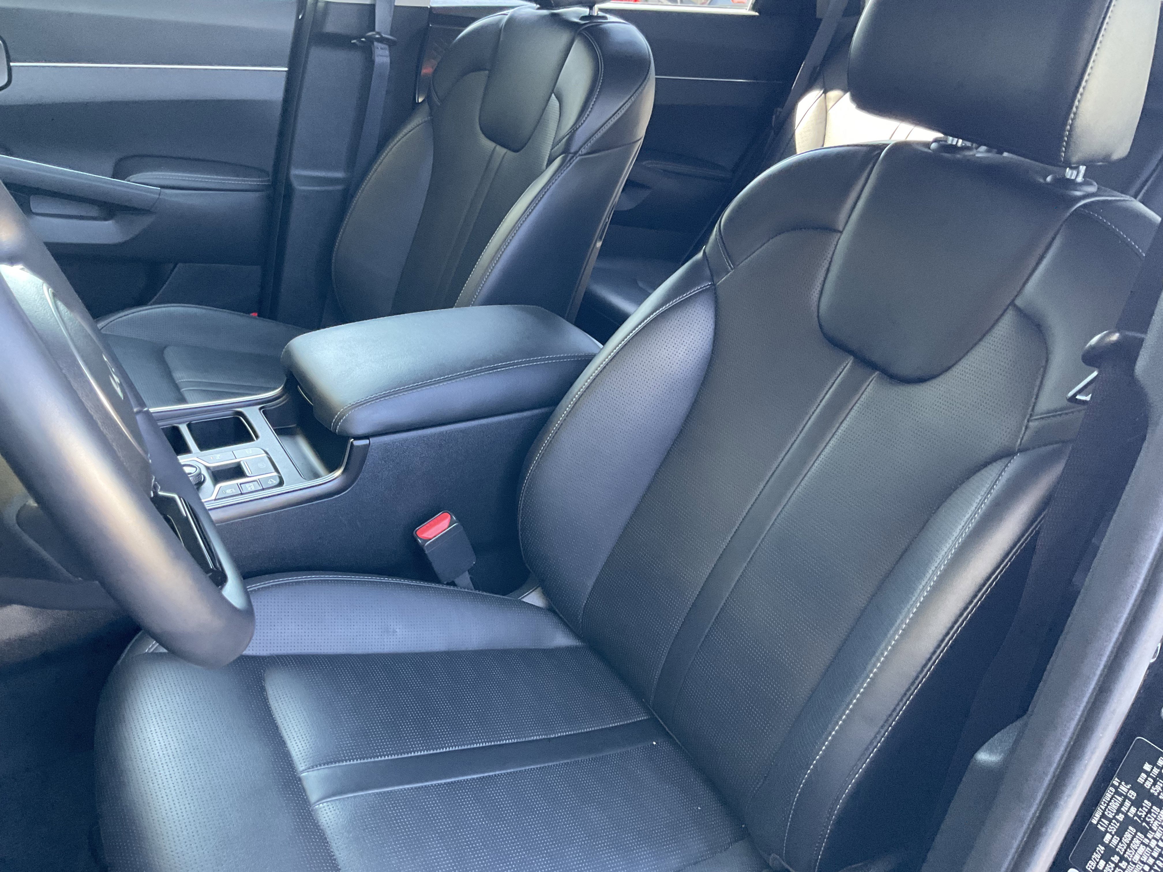 Used 2024 Kia Sorento S image 32