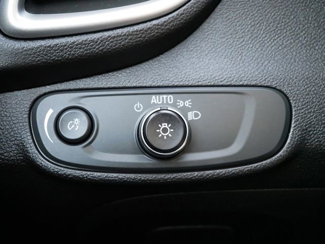 Used 2020 Chevrolet Trax LT w/ Driver Confidence Package image 21