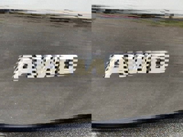 New 2025 Cadillac XT6 Sport w/ Technology Package AWD/4WD image 10