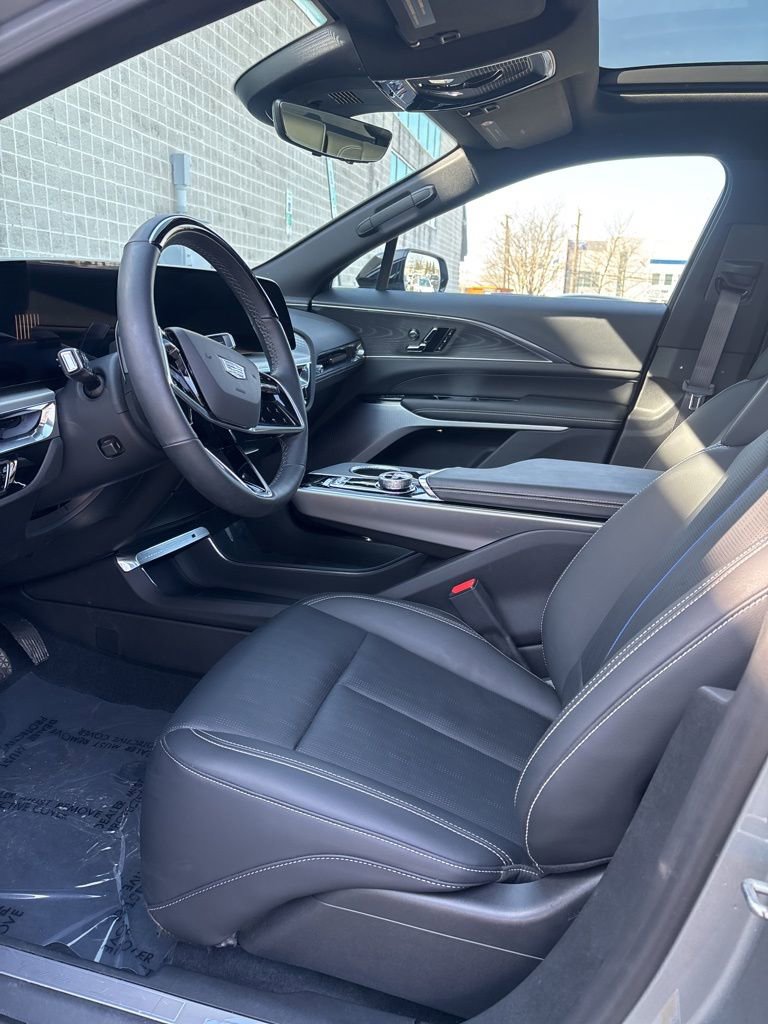 Used 2024 Cadillac Lyriq Luxury w/ LPO, Floor Liner Package image 7