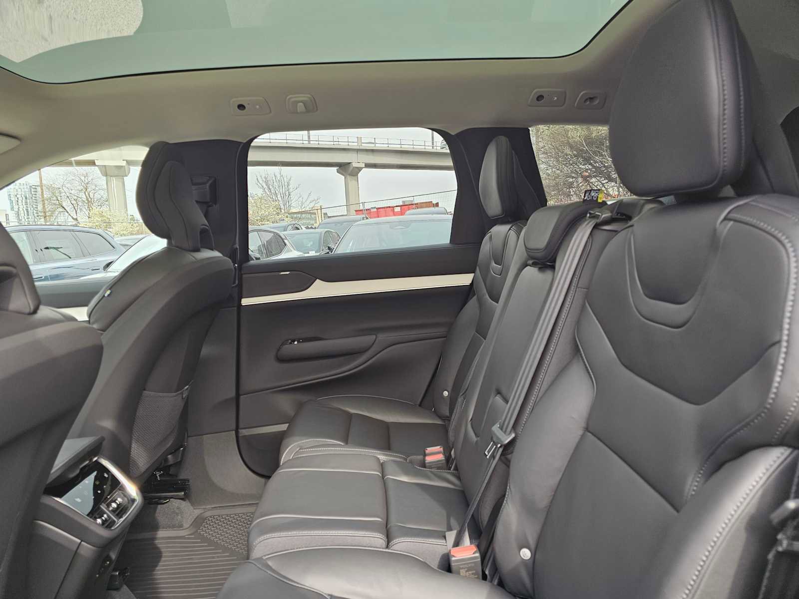 New 2026 Volvo EX90 Ultra image 19