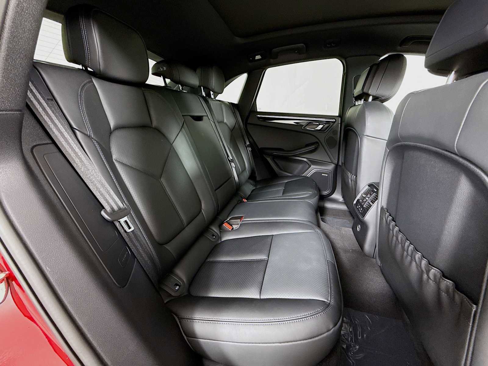 New 2026 Porsche Macan AWD/4WD image 29
