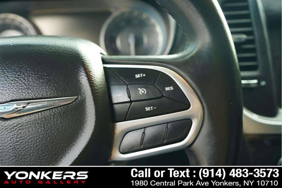 Used 2021 Chrysler 300 Touring L image 61