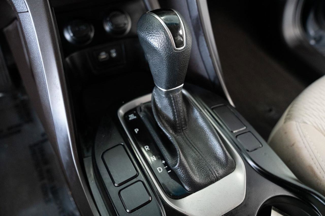 Used 2017 Hyundai Santa Fe Sport image 22