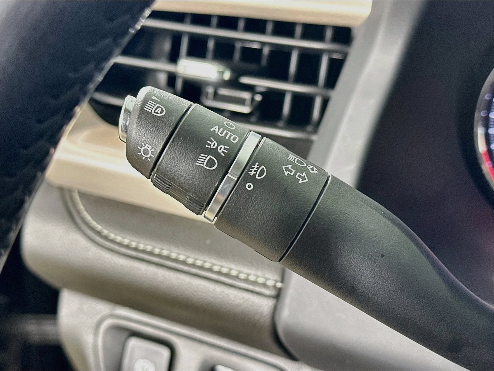 Used 2020 GMC Acadia Denali FWD image 20