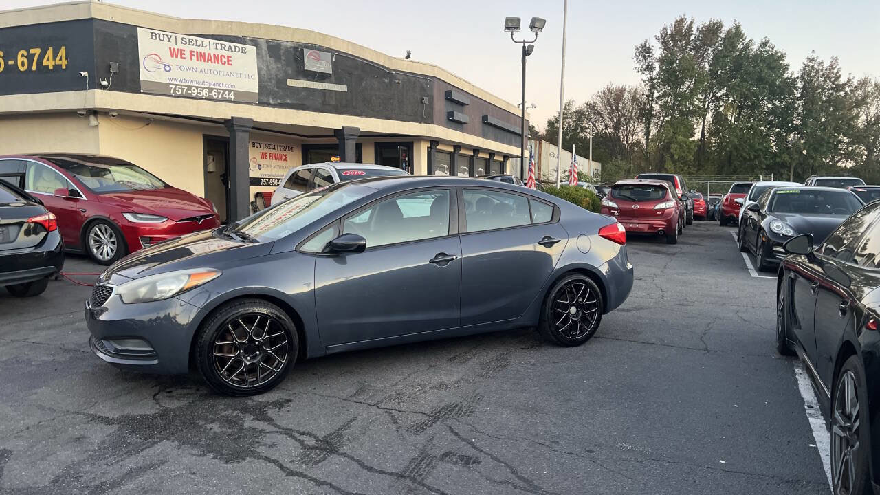 Used 2015 Kia Forte LX w/ Popular Package image 3