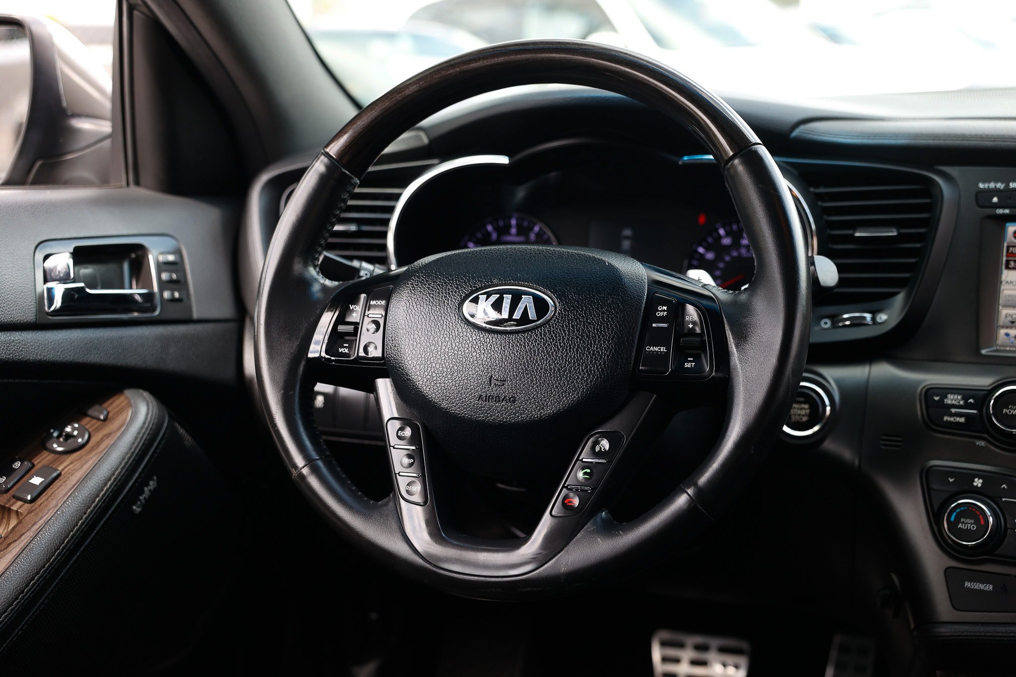 Used 2013 Kia Optima SX w/ Limited Pkg FWD image 33