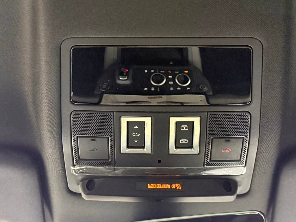 New 2026 Land Rover Defender 110 X-Dynamic SE image 29